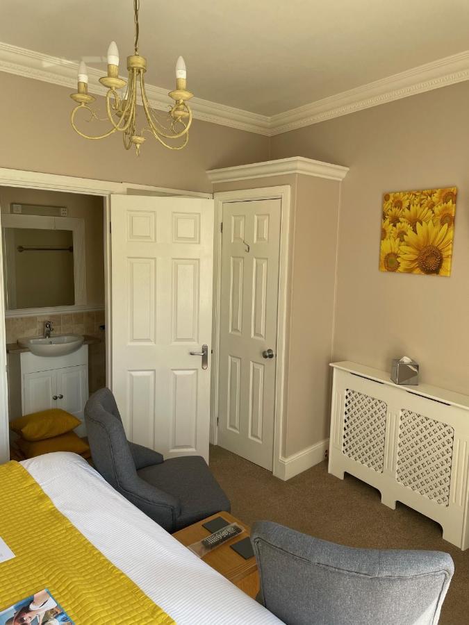 The Courtyard Guest House Great Yarmouth Exterior photo