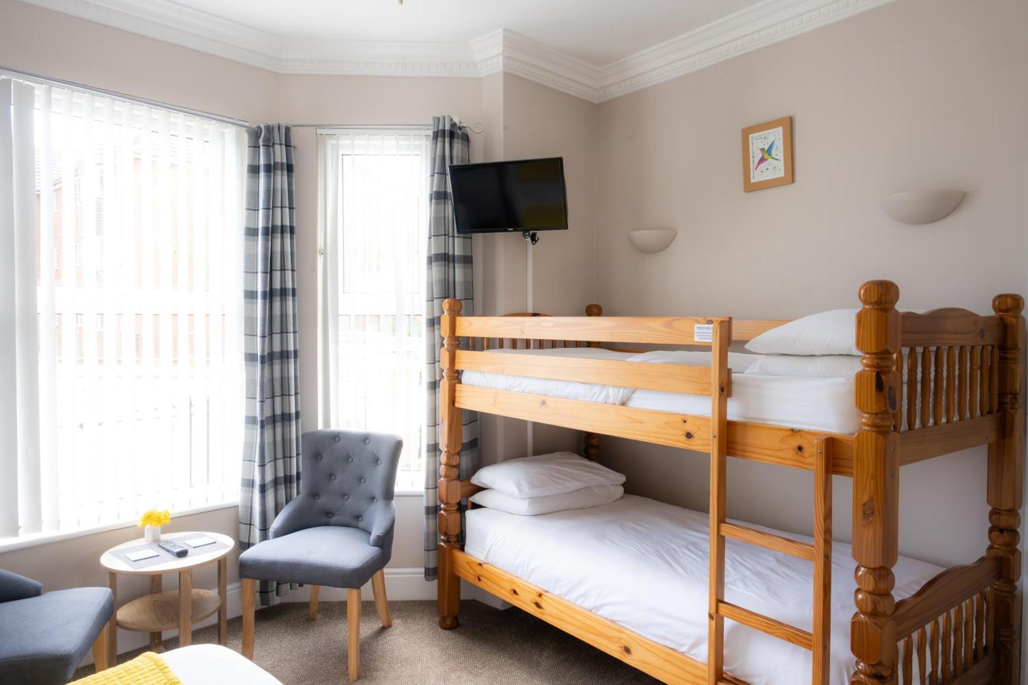 The Courtyard Guest House Great Yarmouth Exterior photo