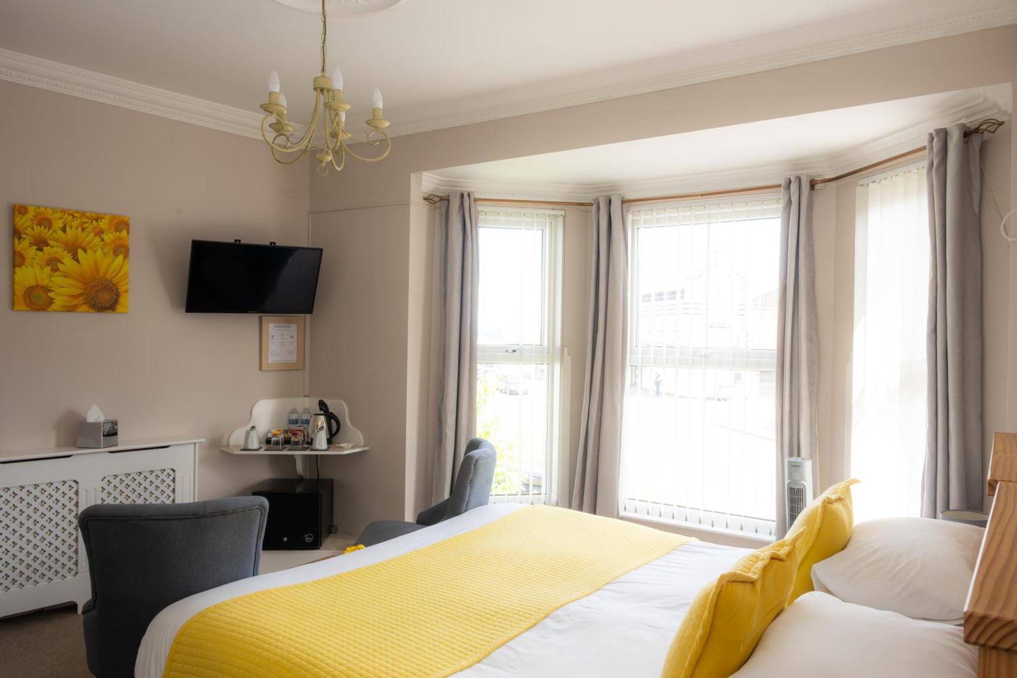 The Courtyard Guest House Great Yarmouth Exterior photo