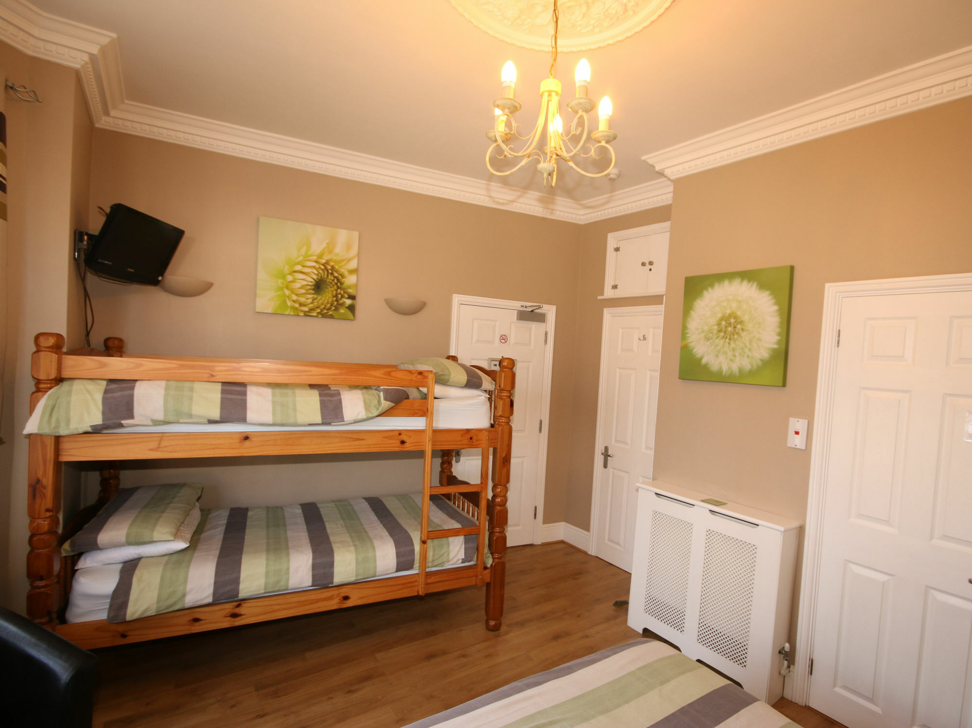 The Courtyard Guest House Great Yarmouth Exterior photo
