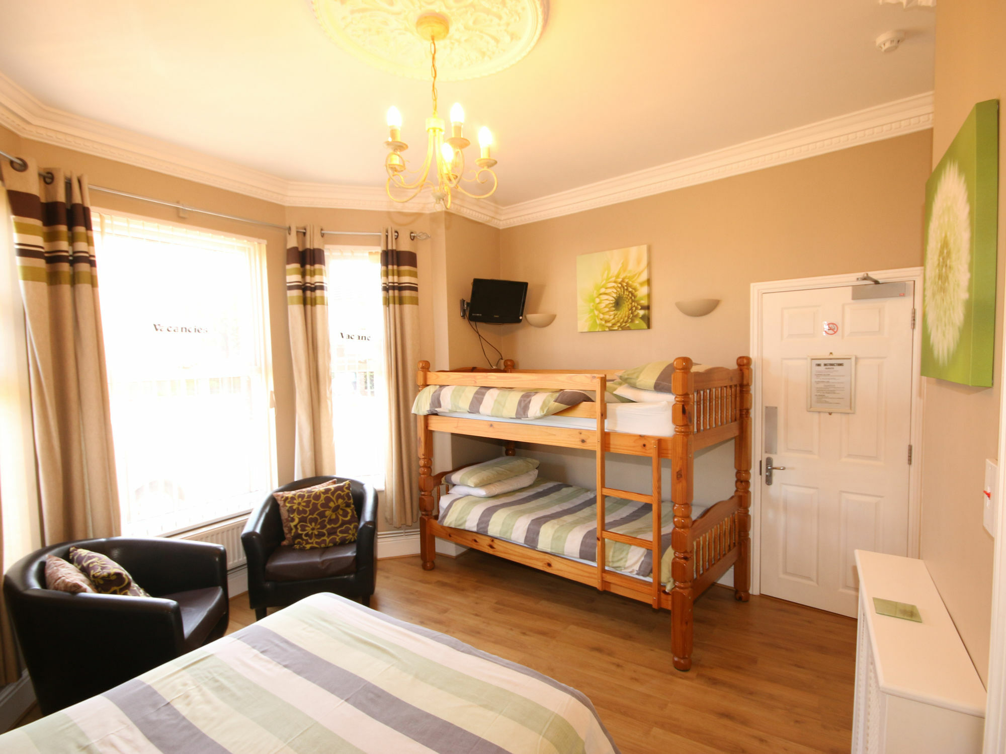 The Courtyard Guest House Great Yarmouth Exterior photo