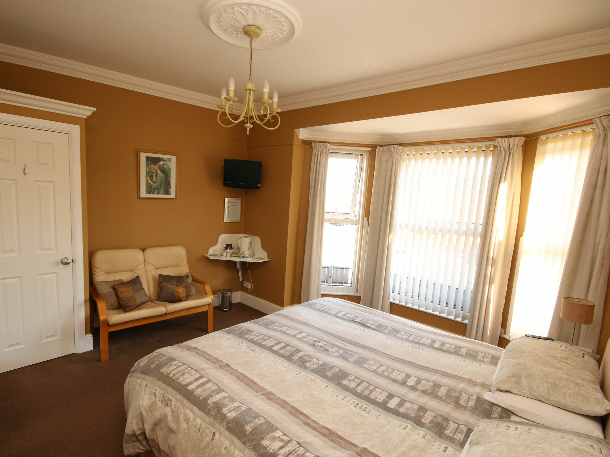 The Courtyard Guest House Great Yarmouth Exterior photo